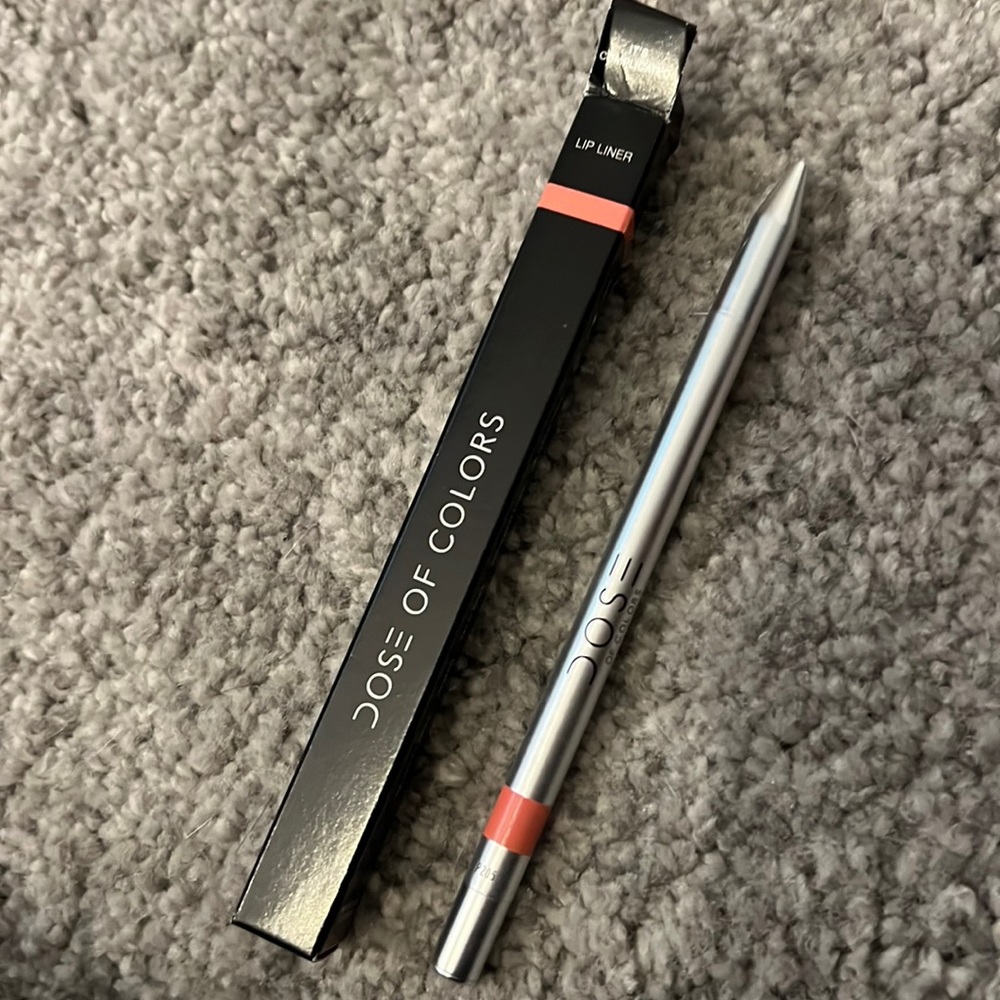 DOS of Colors lip liner